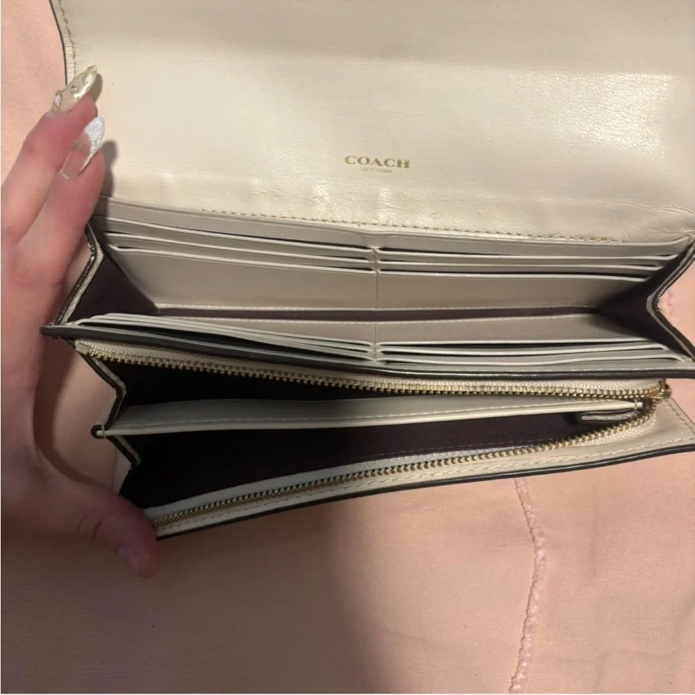 Authentic Coach monogram wallet 💵 - Picture 3 of 8